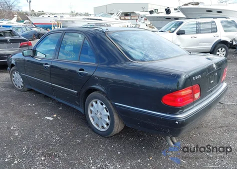 1999 Mercedes-Benz E 320 z USA, uszkodzony, nr VIN WDBJF65H2XA921188